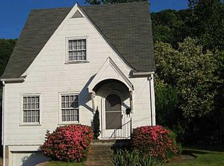 32 Arlington Ave, Charleston, WV 25302