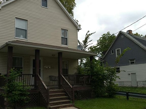 2nd image of 11811 Forest Ave