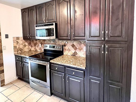 4th image of 780 Clarke Ave