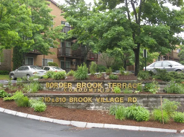 210 Brook Village Rd APT 6, Nashua, NH 03062