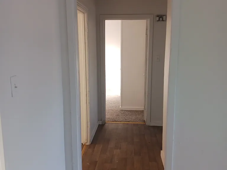 910 Erwin Ave — Photo 16