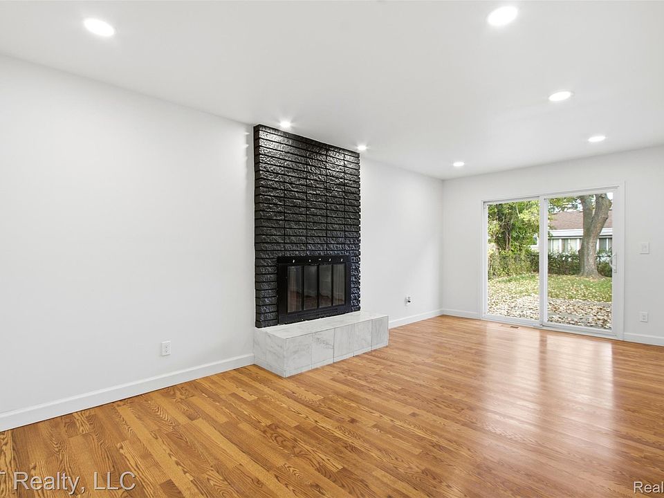 27116 Selkirk St, photo 6