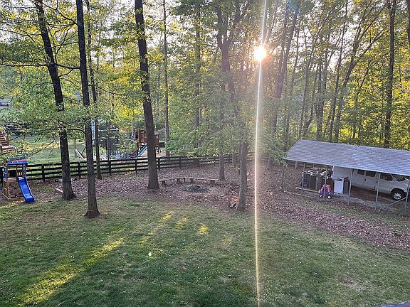 3rd image of 1218 Roundtop Rd
