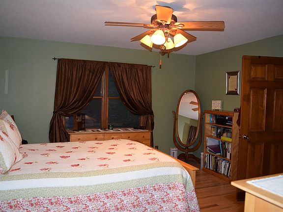 3rd image of 530 Viewmont Dr