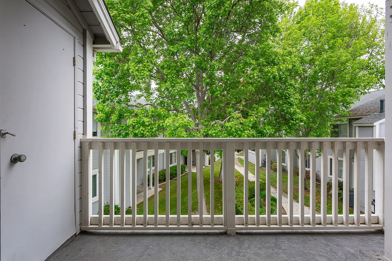 2 bed, 1011 sqft, $3,600 — Photo 3
