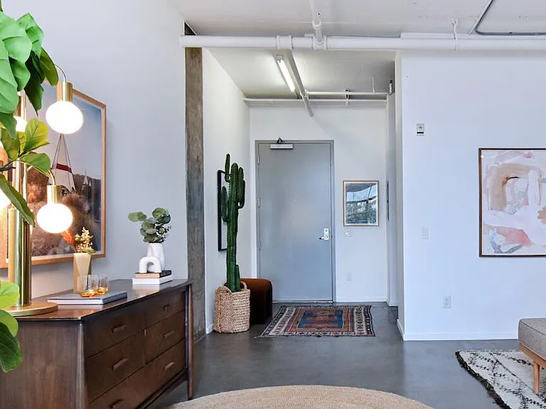 510 S Hewitt St #305 — Photo 5