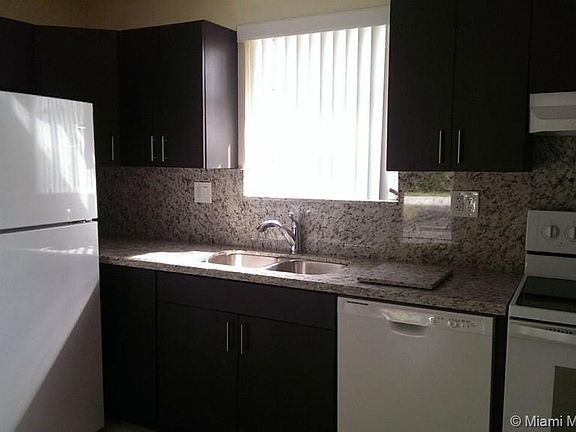 3rd image of 18223 Oleta Dr