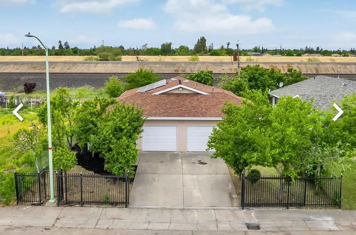 5 bed, 1775 sqft, $783 — Photo 1