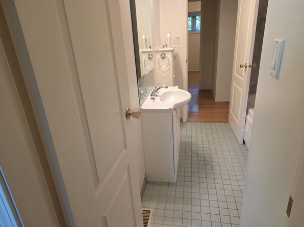 5 bedroom rental in Vancouver — photo 13