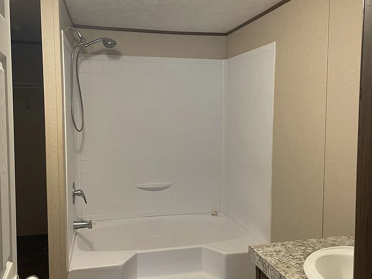 326 Oak Leaf Cir — Photo 13
