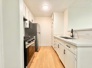 609 W 82nd St #201, Los Angeles, CA 90044