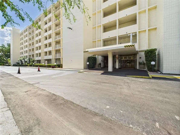 700 Mirror Ter NW APT 702, Winter Haven, FL 33881