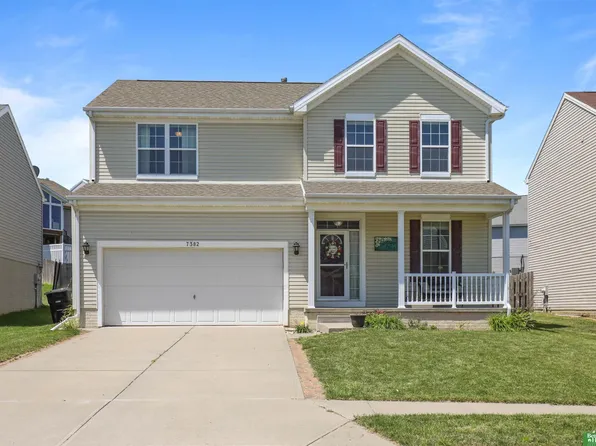 7382 N 89th St, Omaha, NE 68122