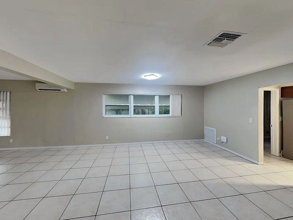1st image of 3335 Taft St