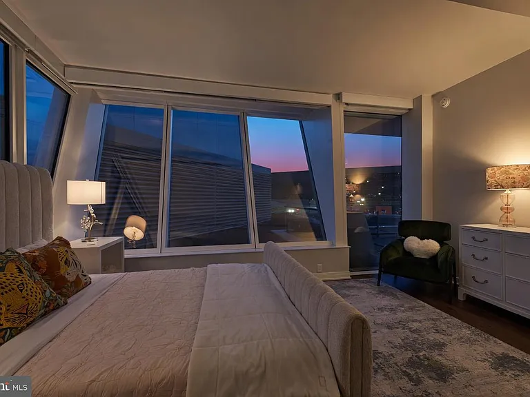 601 Wharf St SW #305 — Photo 12