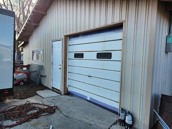 5th image of 6640 Redding St