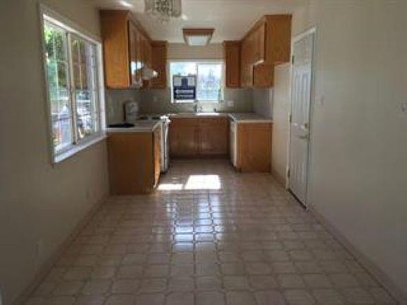 4th image of 5550 Thureson Way