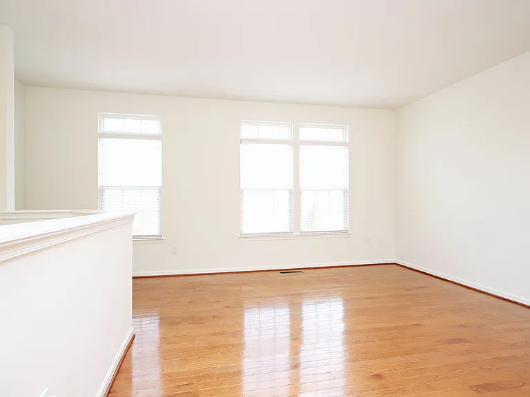 1557 Montessori Ter — Photo 6