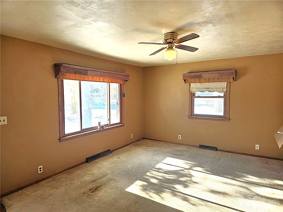 4th image of 711 Lee Street