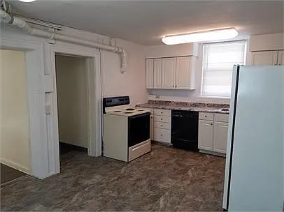 W 25th St 810 — Photo 3