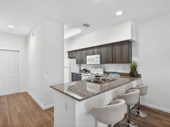 Mirage Bay Apartments