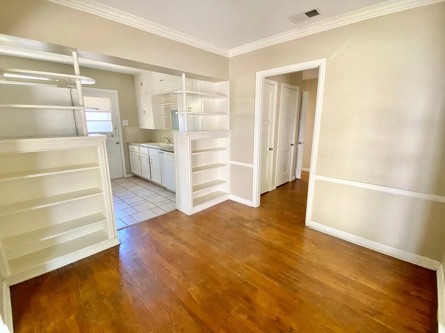 Bishop Arts Single Family Home - .3 Miles from Heart of Bishop — Photo 4
