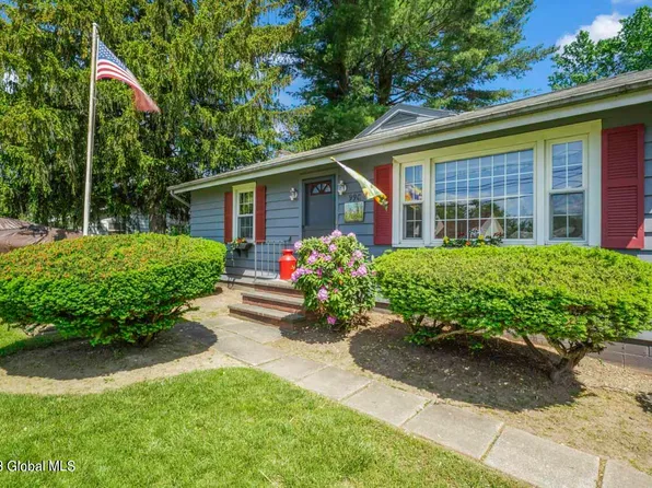 990 Hudson Avenue, Stillwater, NY 12170