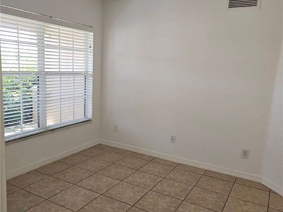 5th image of 4133 NW 38th Pl