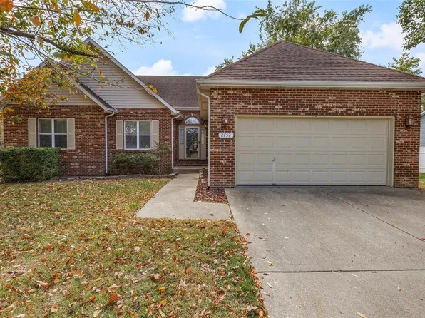 2752 Lake Lucerne Dr, Shiloh, IL 62221