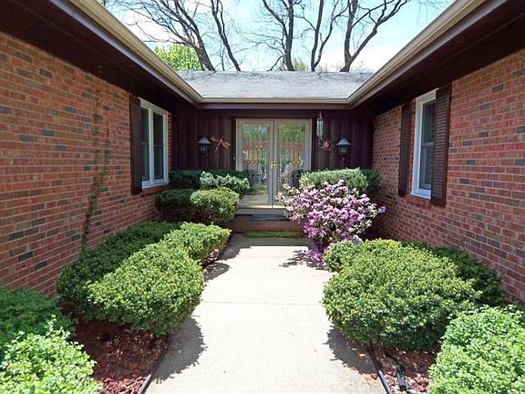 Walkway to Entry