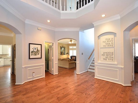 5th image of 3306 N Briarpark Ln