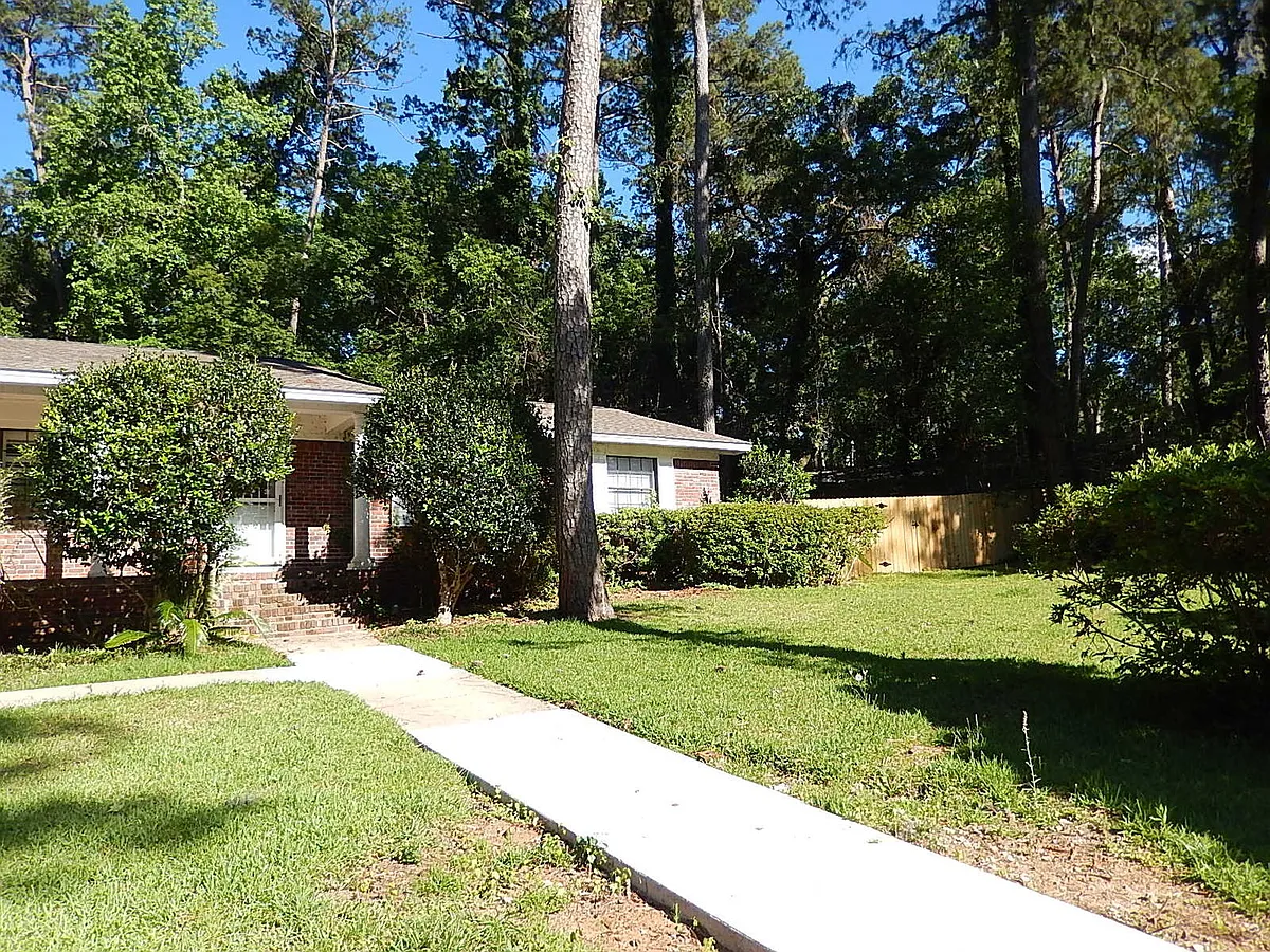 Building Photo - 1903 Skyland Dr