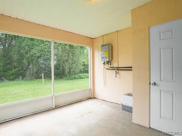 835 N Rembrandt Way — Photo 9