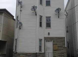 82 Grove St, Chelsea, MA 02150