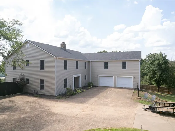 1012 Azure Hills Cir, Van Buren, AR 72956