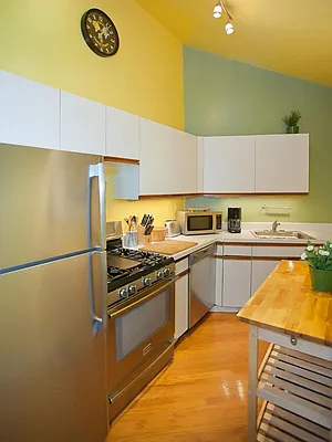 Sold by Avenue Sotheby's International Realty | media 7