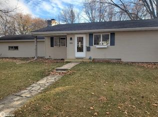 1120 E McGregor St, Algona, IA 50511