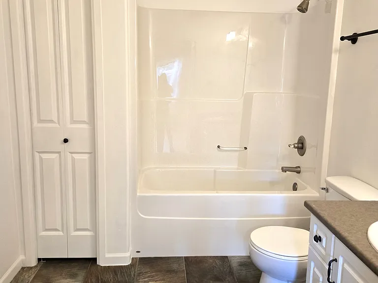 550 Lorne St #104 — Photo 15