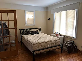 Rented by Zikos Realty Services