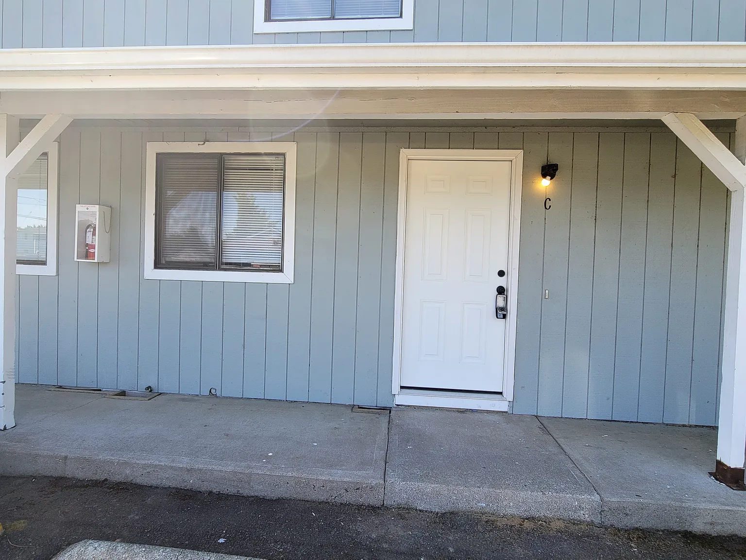 2 bed, 1.5 bath, 1120 sqft, $1,325 — Photo 2