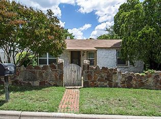 1710 Yale St, River Oaks, TX 76114