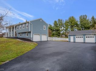 2 Van Pelt Dr, Whitehouse Station, NJ 08889