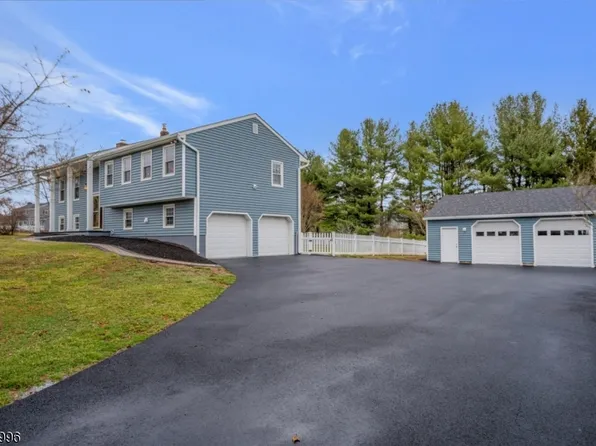 2 Van Pelt Dr, Readington Twp., NJ 08889