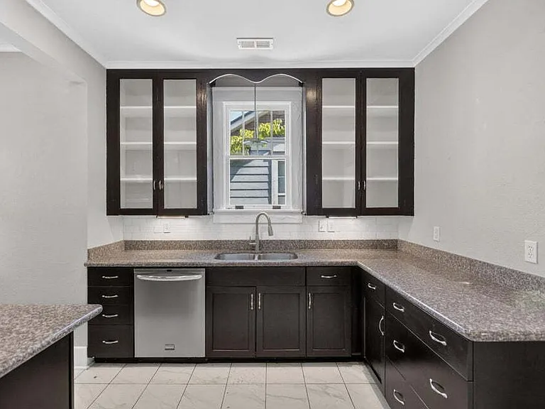 831 Rutledge Ave — Photo 17