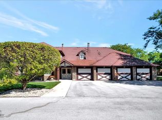 15718 Orlan Brook Dr UNIT 200, Orland Park, IL 60462