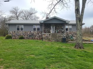 1104 Loyd Rd, Pikeville, TN 37367