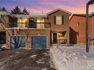 The Enclave, Burlington, ON L7S 2G4