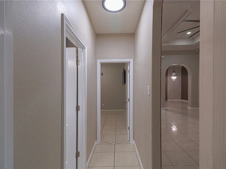 6842 Old Square Dr — Photo 13