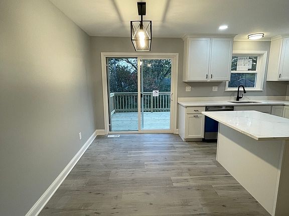 5th image of 4511 Clearview Dr
