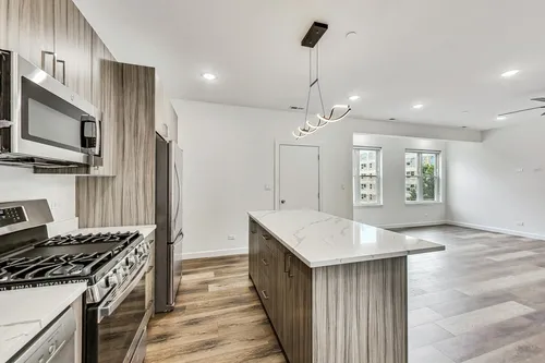 6133 S Kimbark Ave #203 Photo 1